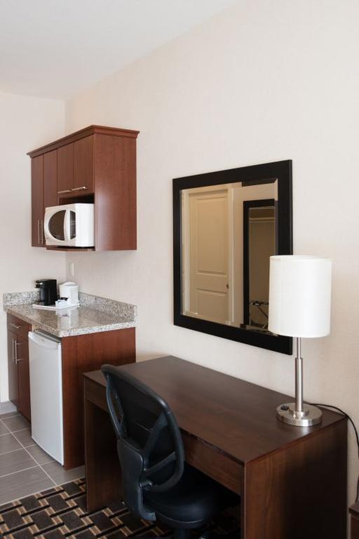 Western Star Inn & Suites Stoughton Oda fotoğraf