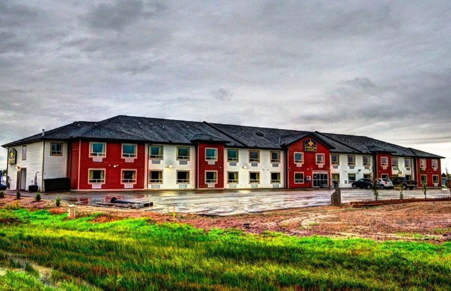 Western Star Inn & Suites Stoughton Dış mekan fotoğraf